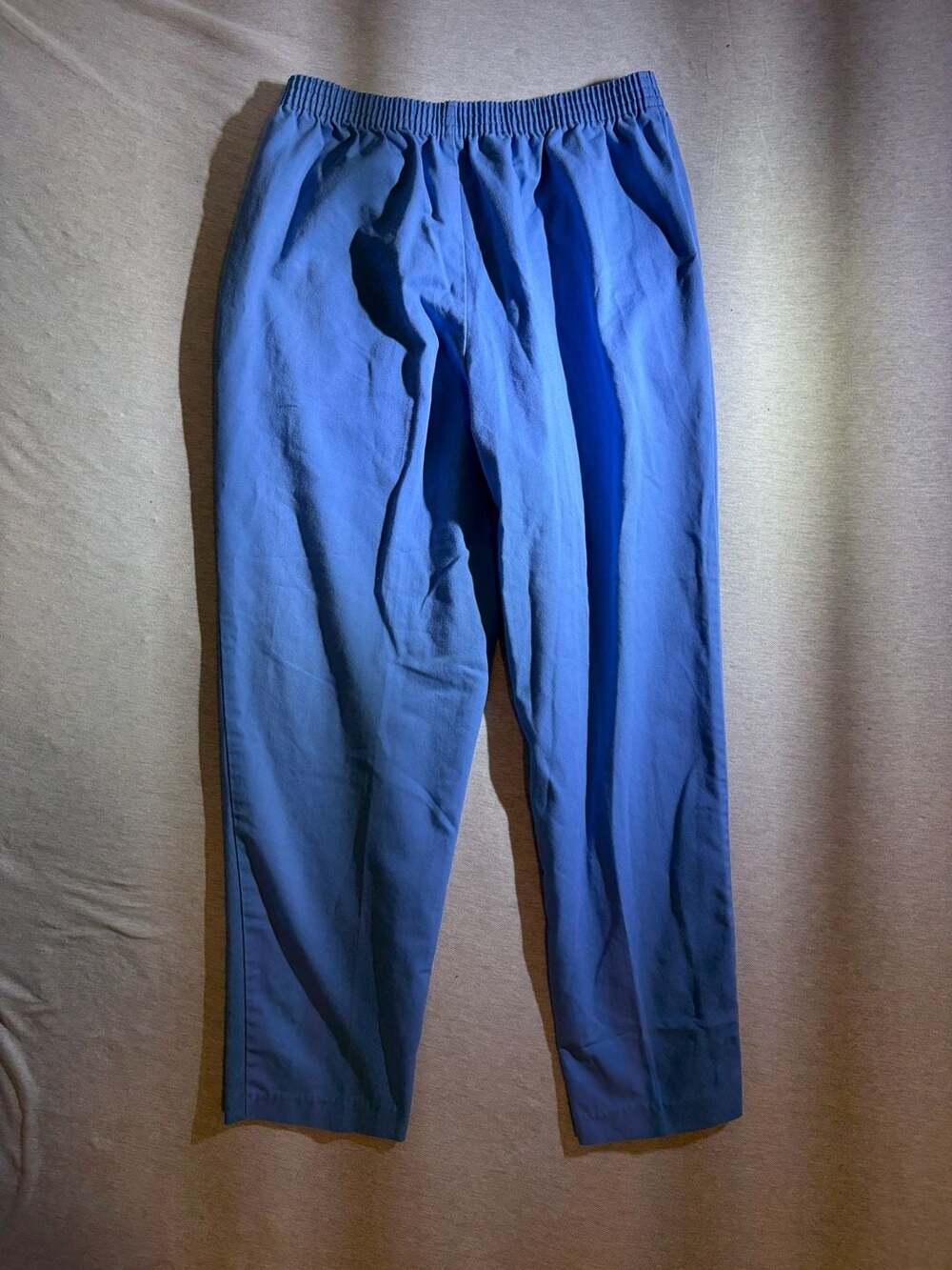 Levi's Travelers Vintage High-Waisted Elastic Waist Pull-On Tapered Pants - Picture 5 of 8